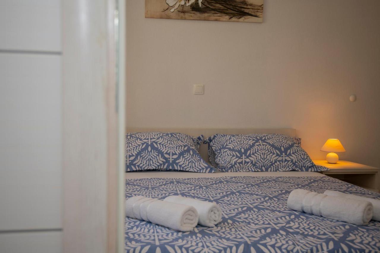 Apartment With Big And Free Private Parking Makarska Exterior foto